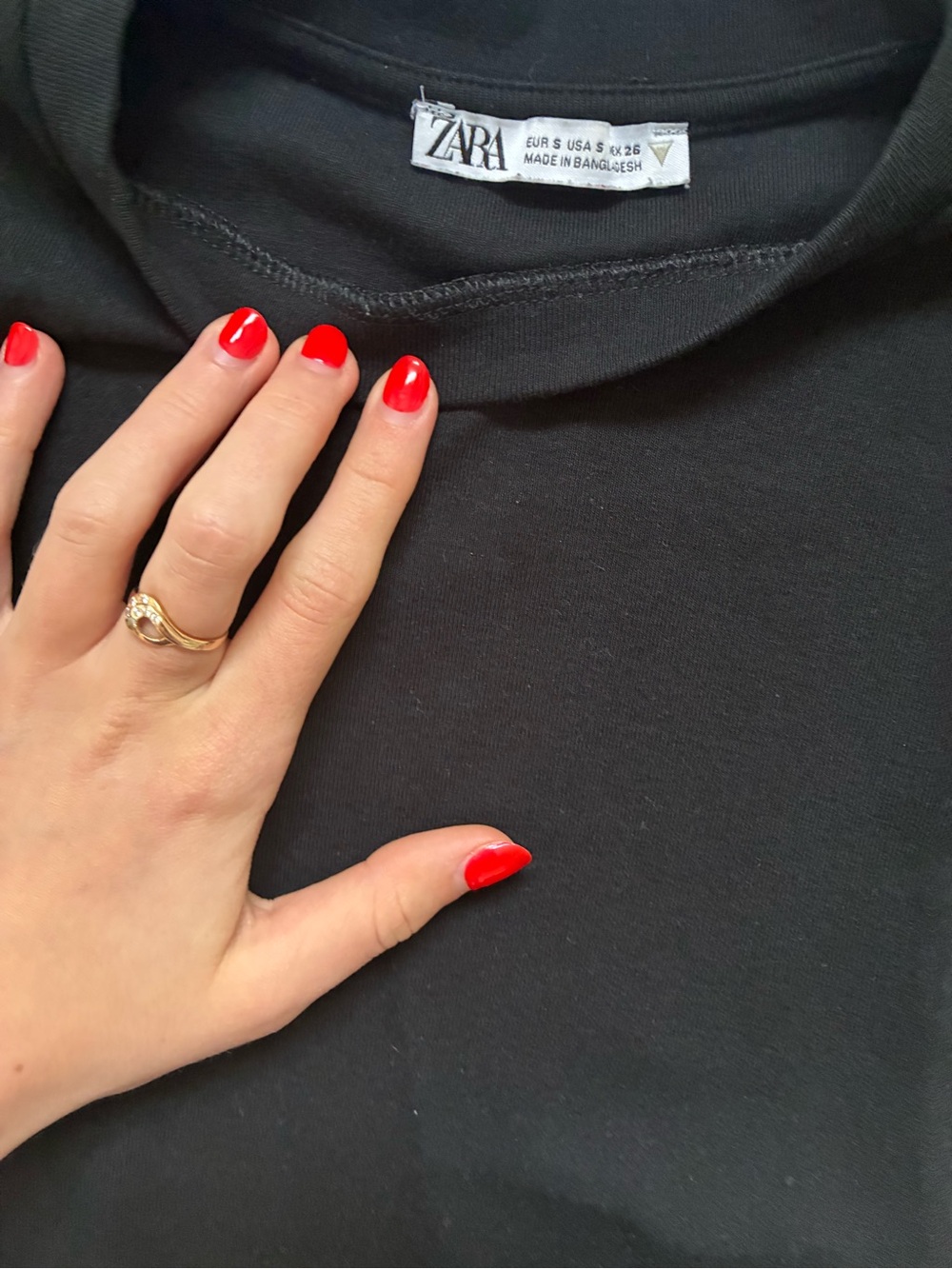 Zara Black Crewneck T-Shirt with Short Sleeves